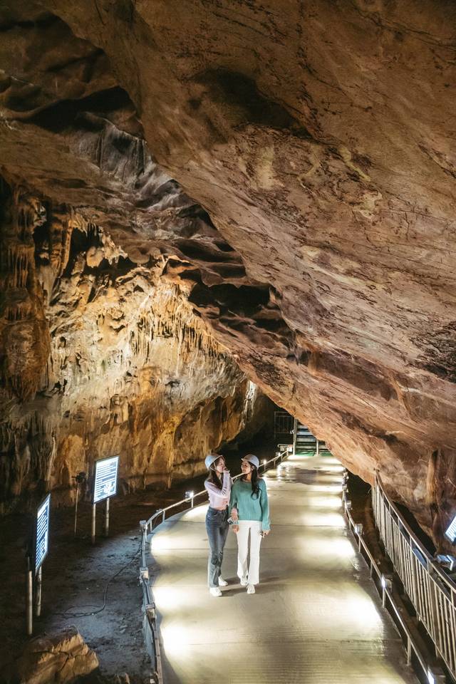 국내 최대 석회동굴인 성류굴 모습. 울진군 제공