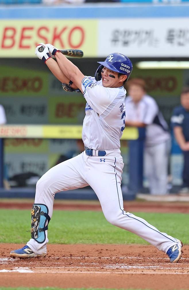 지난 17일 오후 6시30분 대구 삼성라이온즈파크에서 열린 '2025 신한 SOL 뱅크 KBO리그' 삼성 라이온즈와 두산 베어스 경기에서 김영웅이 타석에 들어섰다. <삼성 라이온즈 제공>