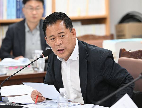 18일 문화관광체육위원회에서 발언하고 있는 김대진 의원. ⓒ헤드라인제주