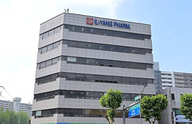 서울 강남구 도곡동 소재 일양빌딩. 일양약품 소유의 건물로 서울사무소가 위치하고 있다. 뿐만 아니다. 오너 정도언 회장의 차남 정희석씨가 대표로 활동하고 있는 또 다른 가족기업 대방기획이 본점을 두고 있다. /네이버 지도