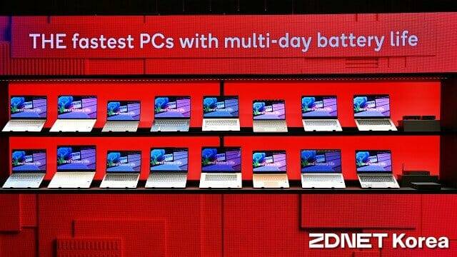 컴퓨텍스 타이베이 2025 기간 중 퀄컴이 시연한 스냅드래곤 X 기반 AI PC. (사진=지디넷코리아)