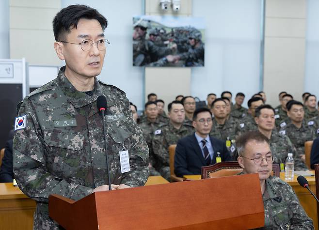 김대우 방첩사수사단장이 지난 2월 21일 오전 서울 여의도 국회에서 열린 윤석열 정부의 비상계엄 선포를 통한 내란 혐의 진상규명 국정조사 제4차 청문회에서 의원 질의에 답변하고 있다. /뉴스1