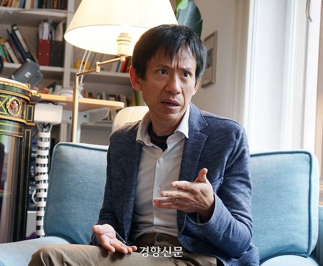 샹뱌오 독일 막스플랑크 사회인류학연구소장이 지난달 22일(현지시간) 독일 할레 막스플랑크 사회인류학연구소에서 기자와 인터뷰하고 있다. 할레(독일) | 김경학 기자