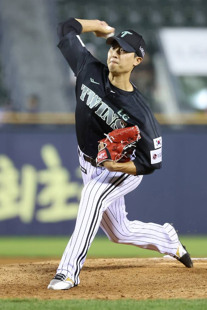 역투하는 이정용. LG