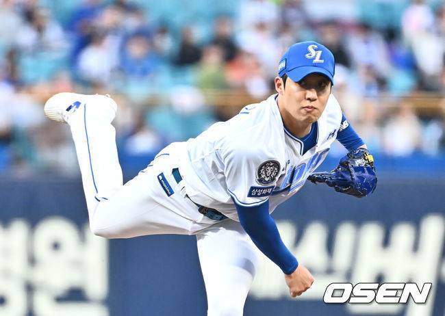 [OSEN=대구, 이석우 기자] 4일 대구삼성라이온즈파크에서 2025 신한 SOL 뱅크 KBO 리그 삼성 라이온즈와 한화 이글스의 경기가 열렸다. 홈팀 삼성은 원태인이, 방문팀 한화는 와이스가 선발 출전했다. 삼성 라이온즈 선발 투수 원태인이 역투하고 있다. 2025.04.04 / foto0307@osen.co.kr
