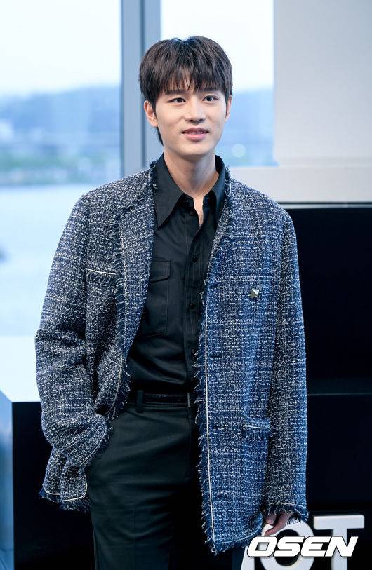 [OSEN=조은정 기자]NCT 도재정의 &nbsp;첫 미니앨범 ‘Perfume’(퍼퓸) 발매 기념 론칭쇼 포토콜 행사가 16일 오후 서울 서초구 서울웨이브 아트센터에서 열렸다.NCT 도재정 첫 미니앨범 ‘Perfume’은 매혹적인 타이틀 곡 ‘Perfume’을 비롯해 ‘Kiss’(키스), ‘Dive’(다이브), ‘Strawberry Sunday’(스트로베리 선데이), ‘후유증 (Can We Go Back)’, ‘안녕 (Ordinary)’ 등 다양한 장르의 총 6곡이 수록되어 있다.NCT 태일이 포즈를 취하고 있다. 2023.04.16 /cej@osen.co.kr