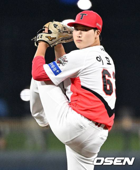 홈팬들의 환호 속 감격적인 데뷔전