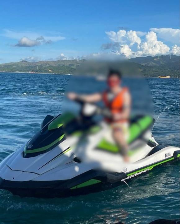 성매수남 정보 공개를 통해 벌어들인 범죄 수익으로 호화 생활을 하는 모습. 경기남부경찰청 제공