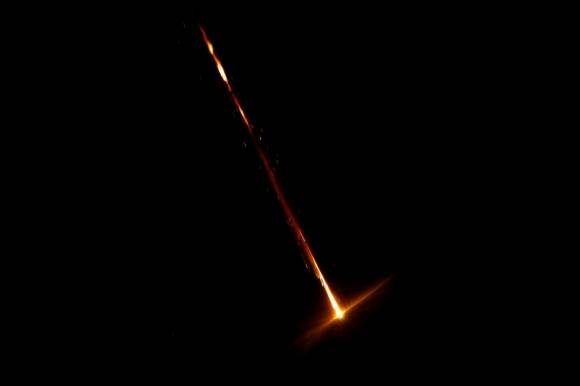 2025년 6월 18일(현지시간) 이스라엘이 점령한 서안지구의 투바스에서 이란발 미사일이 목격됐다. 로이터 연합뉴스