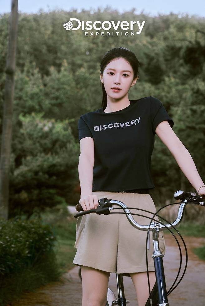 배우 고윤정 아웃도어 브랜드 화보. 사진 디스커버리 익스페디션