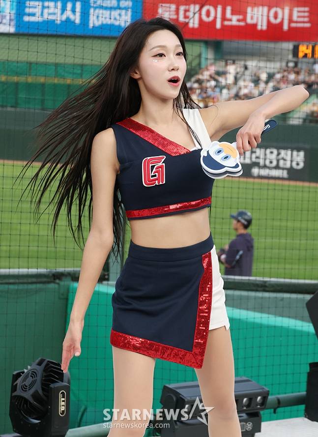 [포토] 박담비 '바닷바람 따라 두둥실'