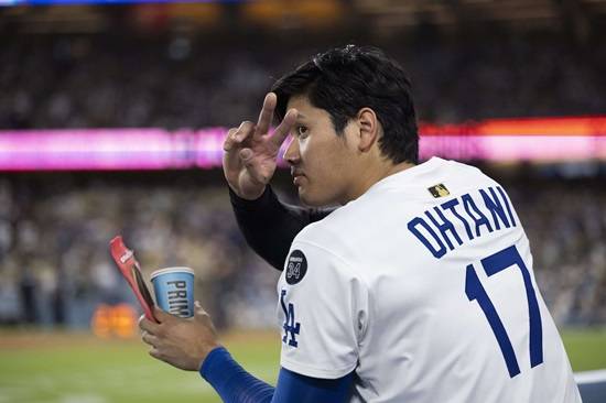 18일 다저스타디움에서 열린 샌디에이고 파드리스와 홈 경기에 1번 타자 및 지명타자로 선발 출전한 오타니 쇼헤이가 4타수 무안타 4삼진 1사구를 기록했다. 앞서 오타니가 한 경기에서 4삼진을 당한 건 LA 에인절스 시절이던 2022년 9월 7일 디트로이트 타이거스전이 마지막이다. 연합뉴스