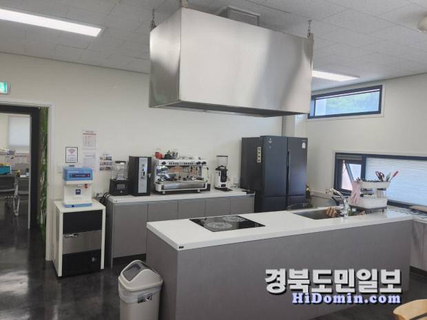 포항시 청년 창업 lab 내 공유주방 모습. 이곳에서 청년 창업자들을 위한 요리수업 및 실습이 이루어 진다. 사진=황지환 인턴기자