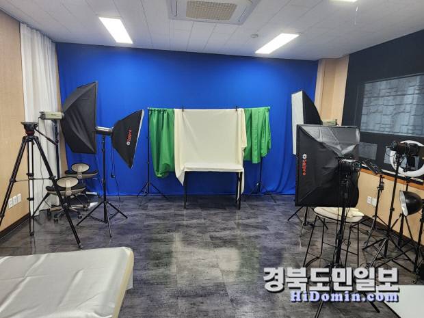 포항시 청년 창업 lab 내 공유 스튜디오 모습. 이곳에서 청년 창업 지원자들의 제품 사진 촬영 및 편집이 이뤄지고 있다. 사진=황지환 인턴기자