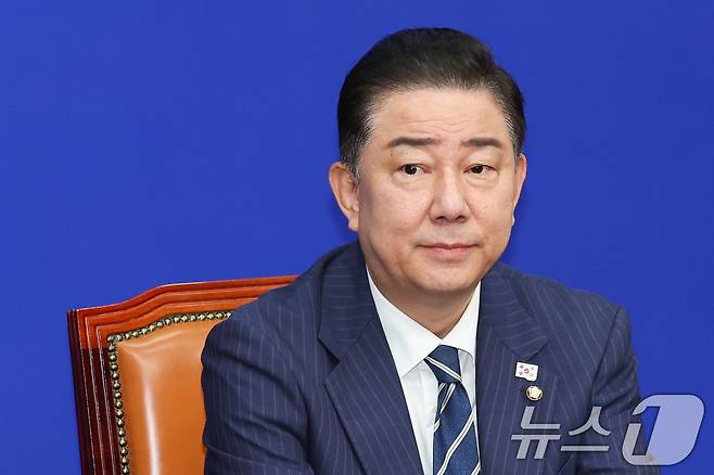 김병기 더불어민주당 대표 직무대행 겸 원내대표가 18일 오전 서울 여의도 국회에서 열린 최고위원회의에 참석하고 있다. 2025.6.18/뉴스1 ⓒ News1 안은나 기자