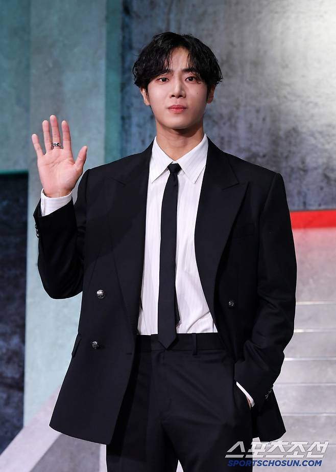 넷플릭스 시리즈 광장 제작발표회가 5일 서울 중구 앰배서더 서울 풀만 호텔에서 열렸다. 배우 추영우가 포토타임을 갖고 있다. 장충동=박재만 기자 pjm@sportschosun.com/2025.06.05/