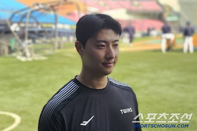 LG 트윈스 이정용이 18일 1군 등록후 인터뷰를 했다. 잠실=권인하 기자