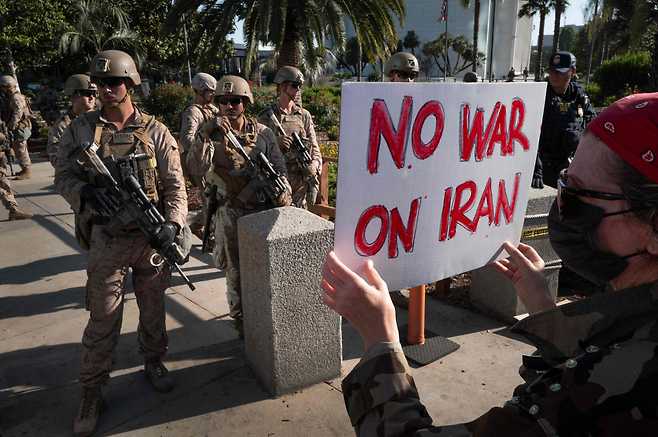미국에서 열린 이란과의 전쟁 반대 시위(사진:AFP/연합뉴스)