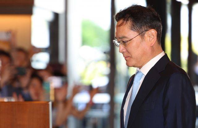 이재용 삼성전자 회장이 지난해 5월 서울 중구 신라호텔에서 열린 2024 삼성호암상 시상식 참석을 위해 행사장으로 향하고 있다. ⓒ연합뉴스