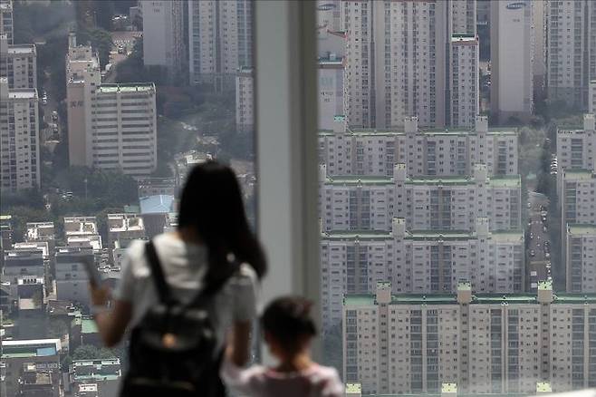 부동산 시장에서 ‘똘똘한 한 채’ 기조가 매매 거래 뿐만 아니라 경매에까지 빠르게 확산하는 모습이다. ⓒ데일리안 홍금표 기자
