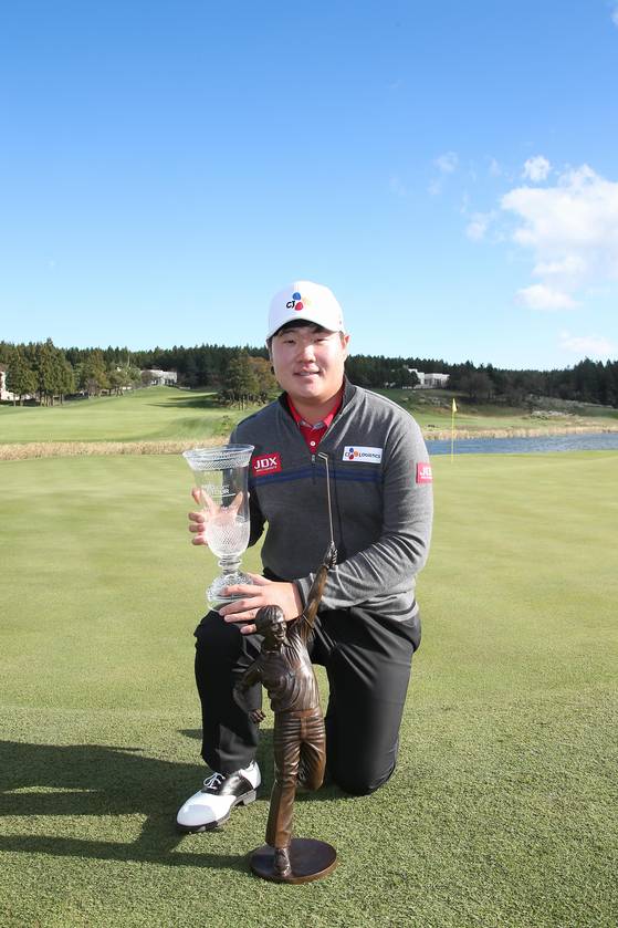 2018년 PGA 2부 투어 신인상과 올해의 선수상을 휩쓸었던 임성재. [사진 JNA 골프]