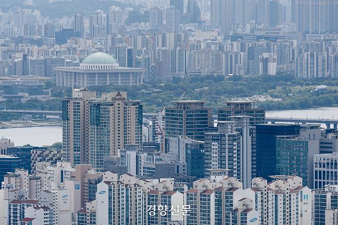 지난 16일 남산에서 바라 본 서울 마포 일대 아파트 단지 . 문재원 기자