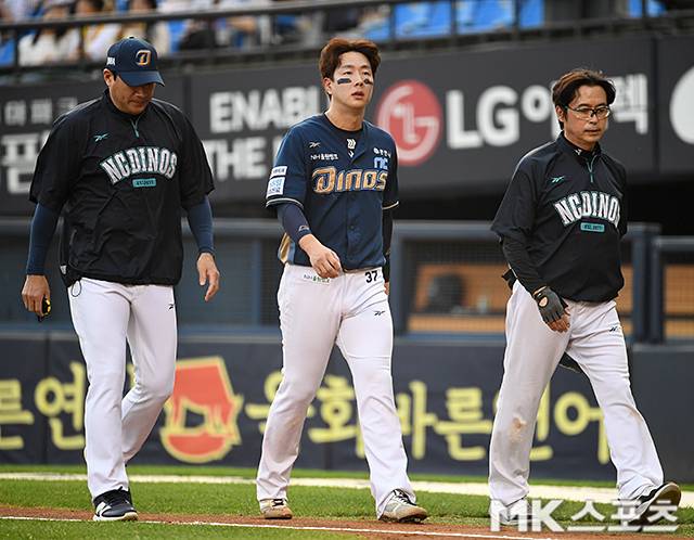 17일 잠실 LG전에서 머리에 사구를 맞았던 박건우. 사진(잠실 서울)=천정환 기자