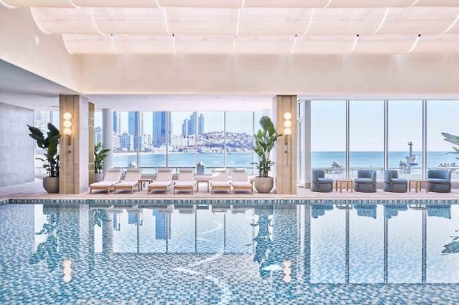 웨스틴 조선 부산 수영장/사진제공=조선호텔앤리조트