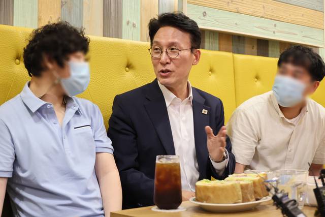 김민석 국무총리 후보자가 19일 서울 영등포구 꿈더하기 사회적협동조합에서 열린 발달장애인 일자리 현장 간담회에서 발언하고 있다. 연합뉴스