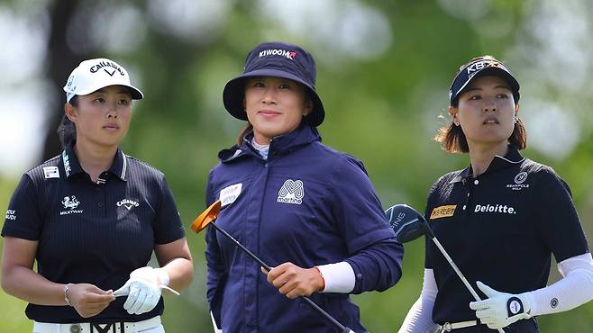 1, 2라운드애서 동반 플레이를 펼치는 인뤄닝과 양희영, 전인지(왼쪽부터). [사진=LPGA]