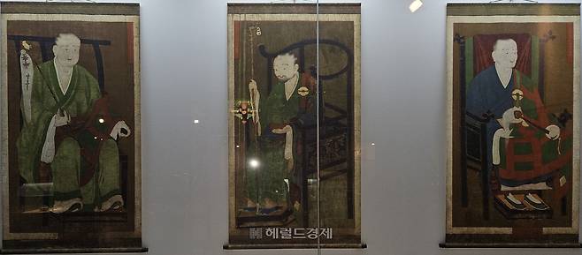 (왼쪽부터) 2세 진각국사, 1세 보조국사, 14세 정혜국사 초상화