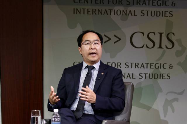 앤디 김 미 연방 상원의원(민주·뉴저지)이 18일(현지 시간) 미 워싱턴DC 전략국제문제연구소(CSIS)에서 열린 포럼에서 발언하고 있다. 워싱턴 특파원단.