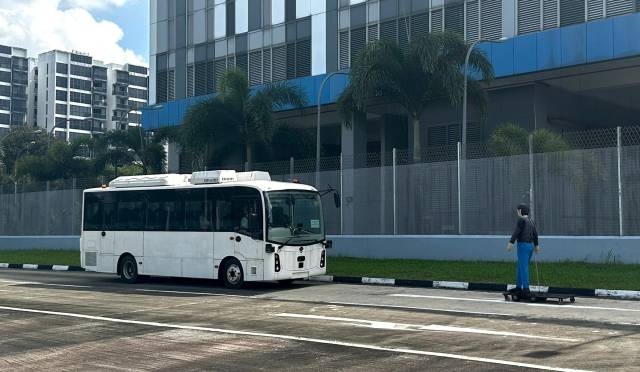 지난달 싱가포르에서 오토노머스에이투지의 자율주행차량이 M1 라이선스 취득 시험에 응시하고 있다. /사진 제공=오토노머스에이투지