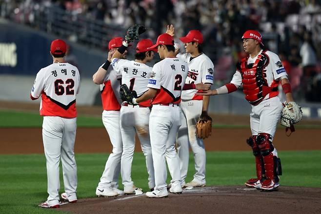 KIA는 부상자 속출로 6월 중순부터 버티기에 돌입했지만, 페이스가 살아나며 반등하고 있다. 6월 치른 5번의 시리즈 중 4번이나 위닝시리즈를 달성했다. 사진제공｜KIA 타이거즈