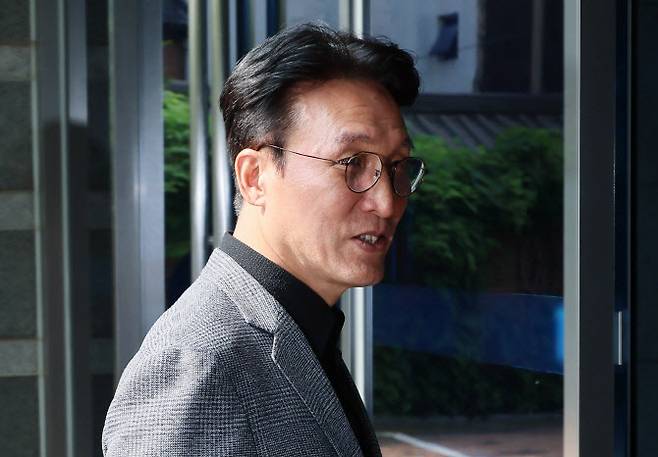 김민석 국무총리 후보자가 18일 서울 종로구 통의동 금융감독연수원에 마련된 청문회 준비단 사무실로 출근하고 있다.(사진=연합뉴스)