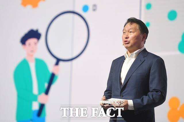 대한상의는 경기 평택에 있는 해군 제2함대사령부와 자매결연을 체결, 추후 협력 활동을 이어간다고 20일 밝혔다. 사진은 최태원 대한상의 회장. /장윤석 기자