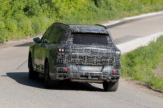 사진 : BMW X7 풀체인지 테스트카 (출처=Autoevolution)