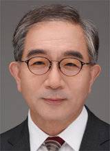 이근 서울대 국제대학원 교수