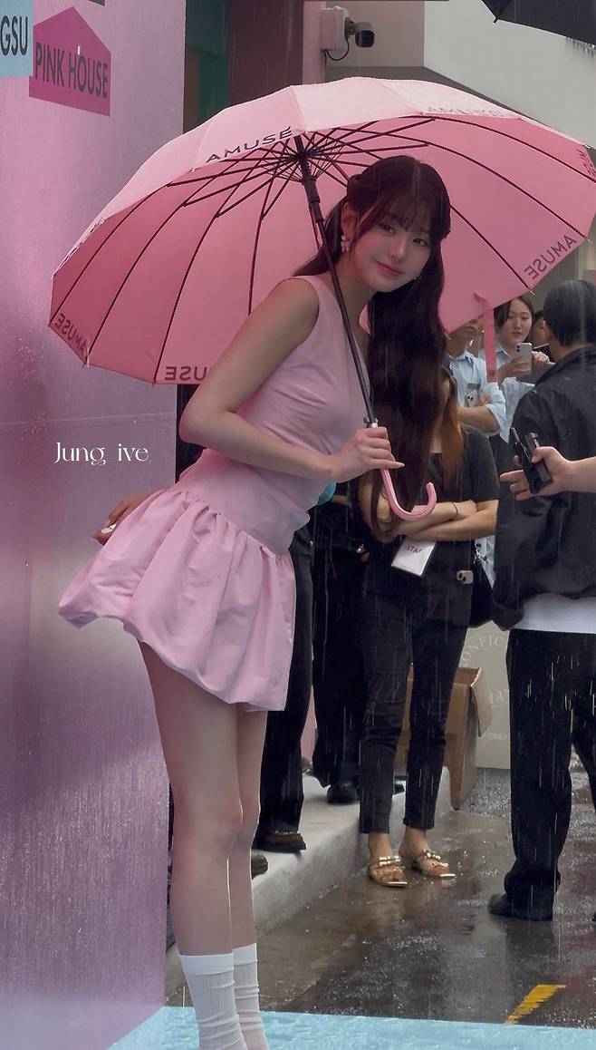 SDTKLQ.jpg 오늘자 장원영 ㄷㄷㄷ