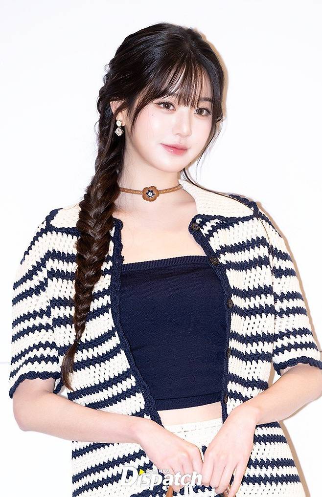 da5aae47-f846-4e74-a02e-2874c9d5fd75.jpg 오늘자 미우미우 아이브 장원영 기사사진