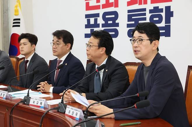 주진우 국민의힘 국회 국무총리 인사청문회특위 위원이 19일 국회에서 열린 ‘비리백화점 이재명 정부 인사청문회 대책회의’에서 발언을 하고 있다. 사진=박범준 기자