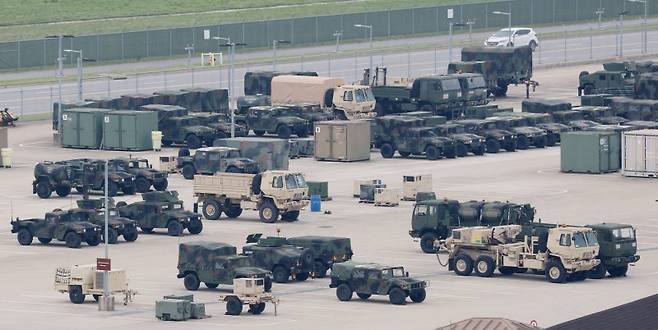 경기 평택시 팽성읍 주한미군기지 캠프 험프리스에 군용 차량이 주차되어 있는 모습. 뉴스1