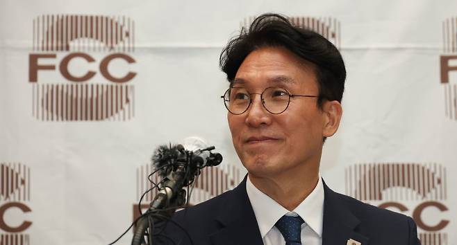 김민석 국무총리 후보자가 17일 서울 중구 한국프레스센터에서 열린 외신기자 간담회에 참석해 자리하고 있다. 사진=뉴시스