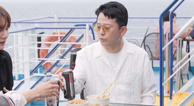 코미디언 김준호가 다음 달 김지민과 결혼 이후 국내 신혼여행에 나설 것으로 알려진 가운데, 방송을 통해 신혼여행지 코스 탐방기를 공개한다. SBS 제공