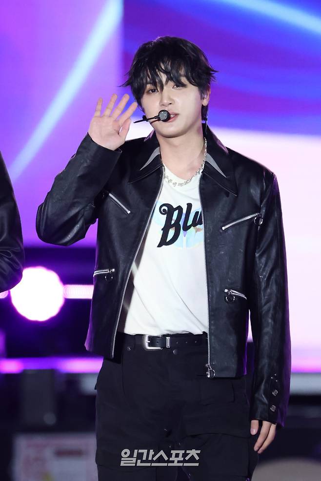 그룹 더보이즈가 3일 인천 서구 아시아드주경기장에서 열린 'Trend wave Festival 2025 (트렌드웨이브 2025)'에서 관객과 소통하고 있다. 스튜디오와, ITP인천테크노파크가 주최 및 주관하며 일간스포츠, 이코노미스트, 이데일리가 미디어 후원하는 ‘트렌드웨이브 2025’는 K-POP, K-DANCE 공연을 넘어 K-컬쳐의 전 부문을 경험할 수 있는 신개념 페스티벌이다. 인천=서병수 기자 qudtn@edaily.co.kr /2025.05.03/