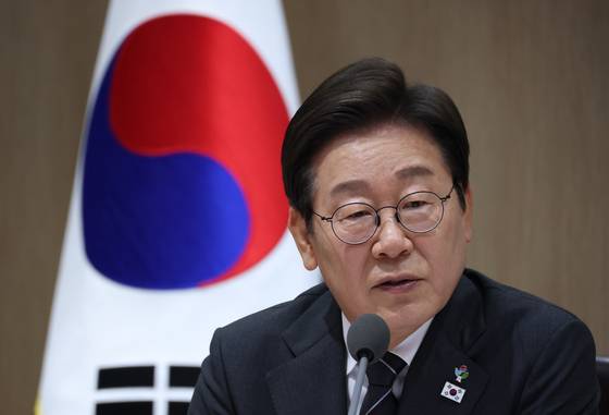 이재명 대통령이 19일 서울 용산 대통령실청사에서 국무회의를 주재하고 있다. 2025.6.19. 대통령실사진기자단.