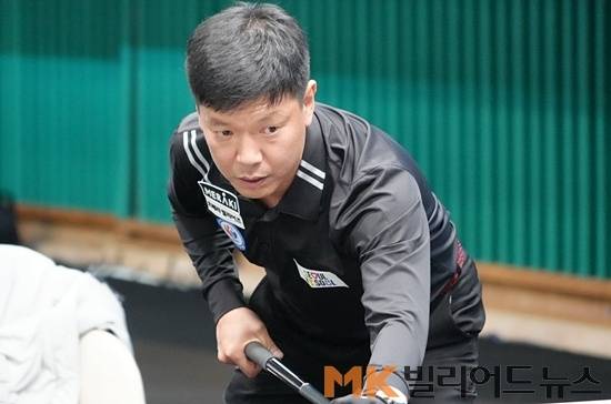 박수영이 양구에서 열리고 이는 대한당구연맹회장배 전국3쿠션당구대회에서 권영일과 애버리지 2점대 공방을 벌인 끝에 40:30(15이닝)으로 승리, 64강에 진출했다. (사진=MK빌리어드뉴스 DB)
