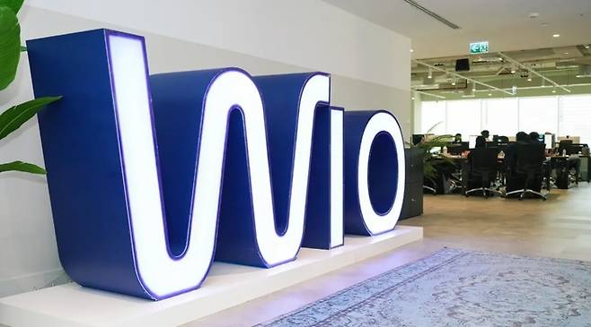 최근 UAE에는 Wio Bank같은 완전 디지털 은행이 주목받고 있다. Wio Bank는 UAE 최초의 디지털 전용 은행으로, 스마트폰 앱만으로 계좌 개설부터 모든 금융 거래가 가능하다.