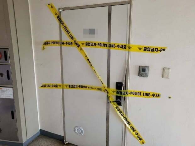 폴리스 라인이 쳐진 아파트 입구. 사건과 관계 없는 이미지. 연합뉴스
