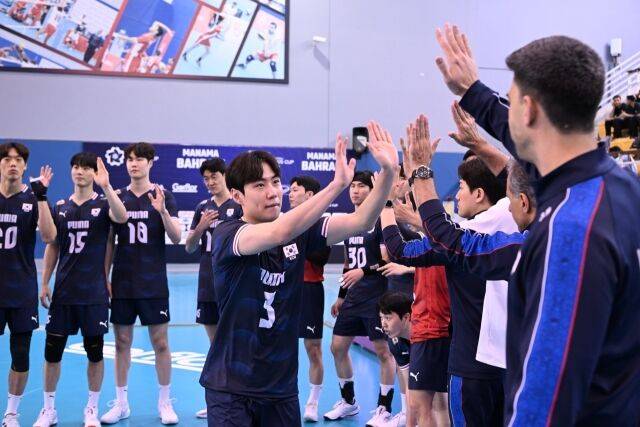 한국 남자배구대표팀이 19일 바레인 마나마에서 열린 아시아배구연맹(AVC) 네이션스컵 D조 2차전에서 베트남을 3-0으로 꺾었다./AVC